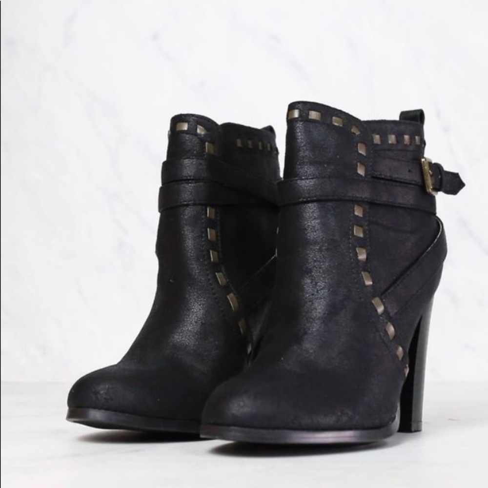 Boots - Picture 2 of 4